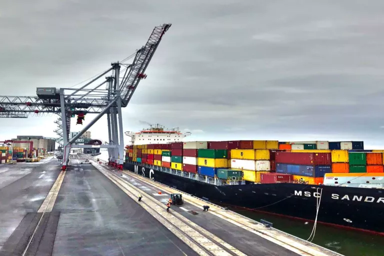Ports et terminaux maritimes
